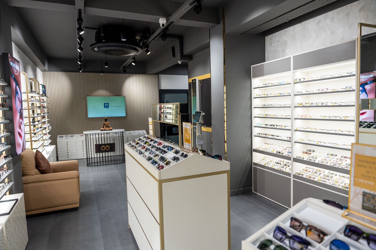 latest optical shop design